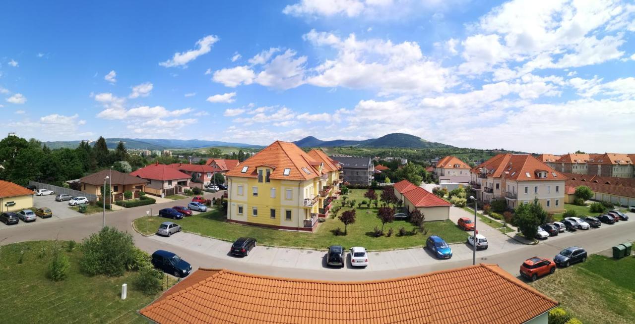 Orsika Hilltop Apartman Егер Екстериор снимка