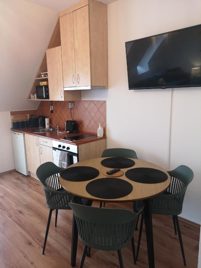 Orsika Hilltop Apartman Егер Екстериор снимка
